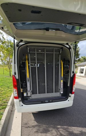 13wheelchairmaxicab-3